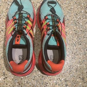 Solomon XR Mission running shoes size 9